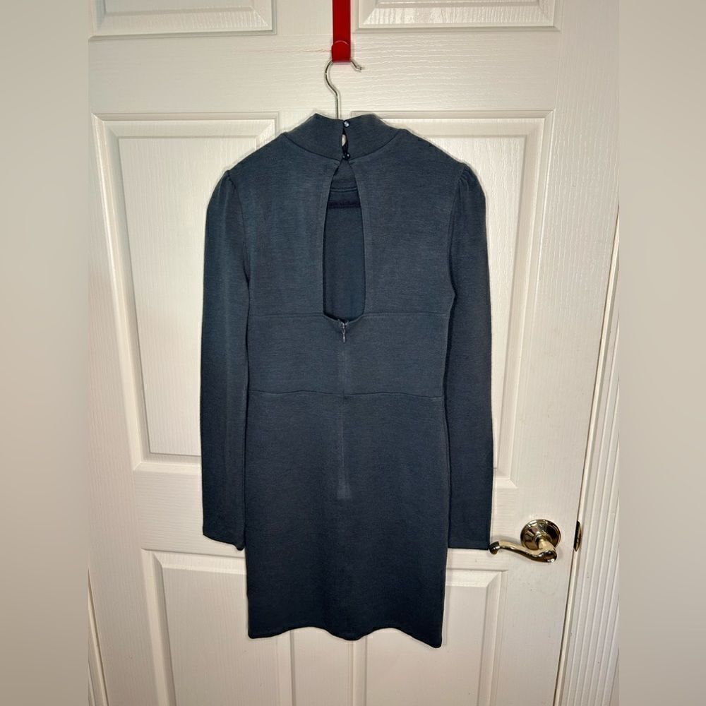 Hem & Thread dress - Picture 2 of 4